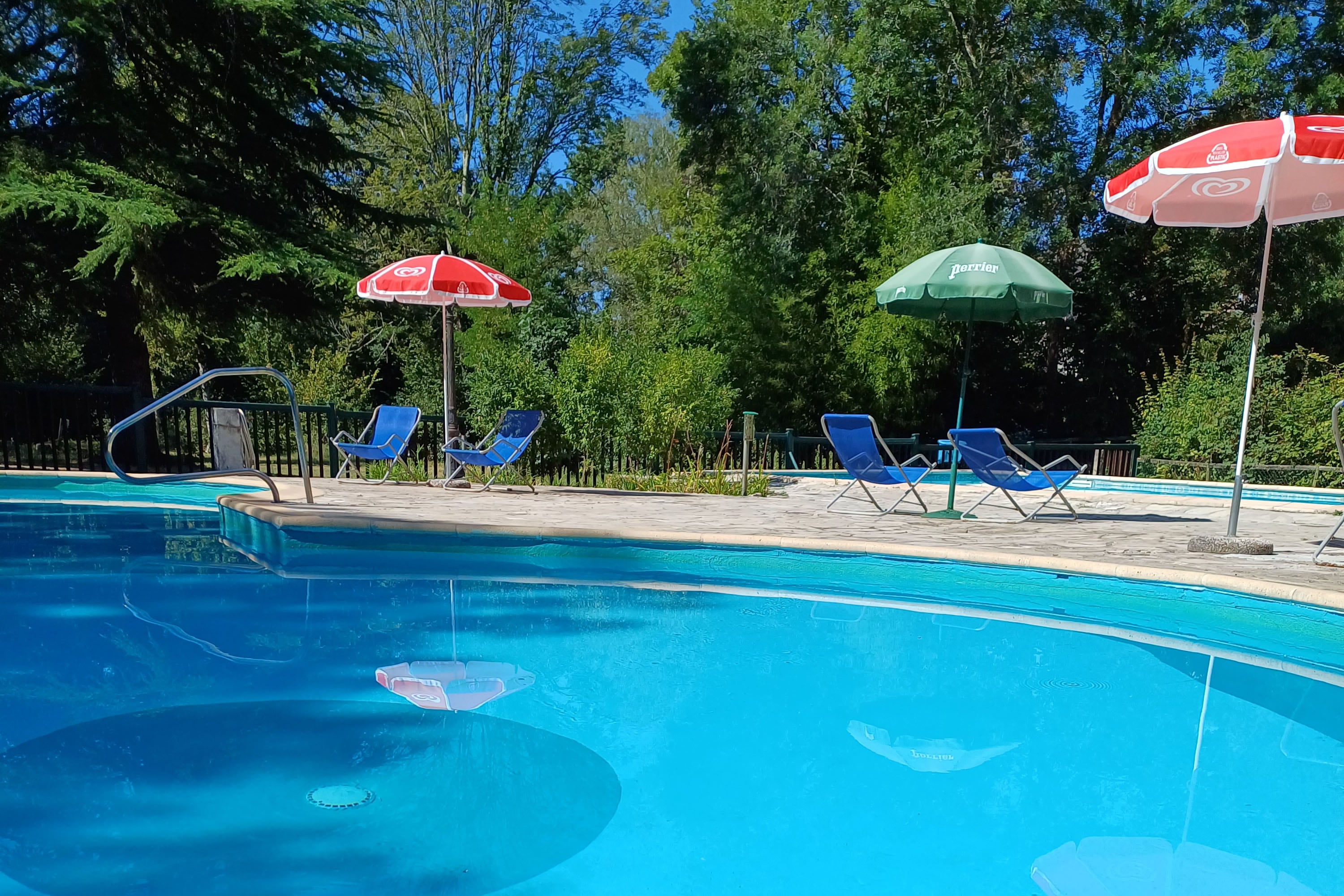 Camping Ruisseau du Treil, Campsite in Larnagol, Lot