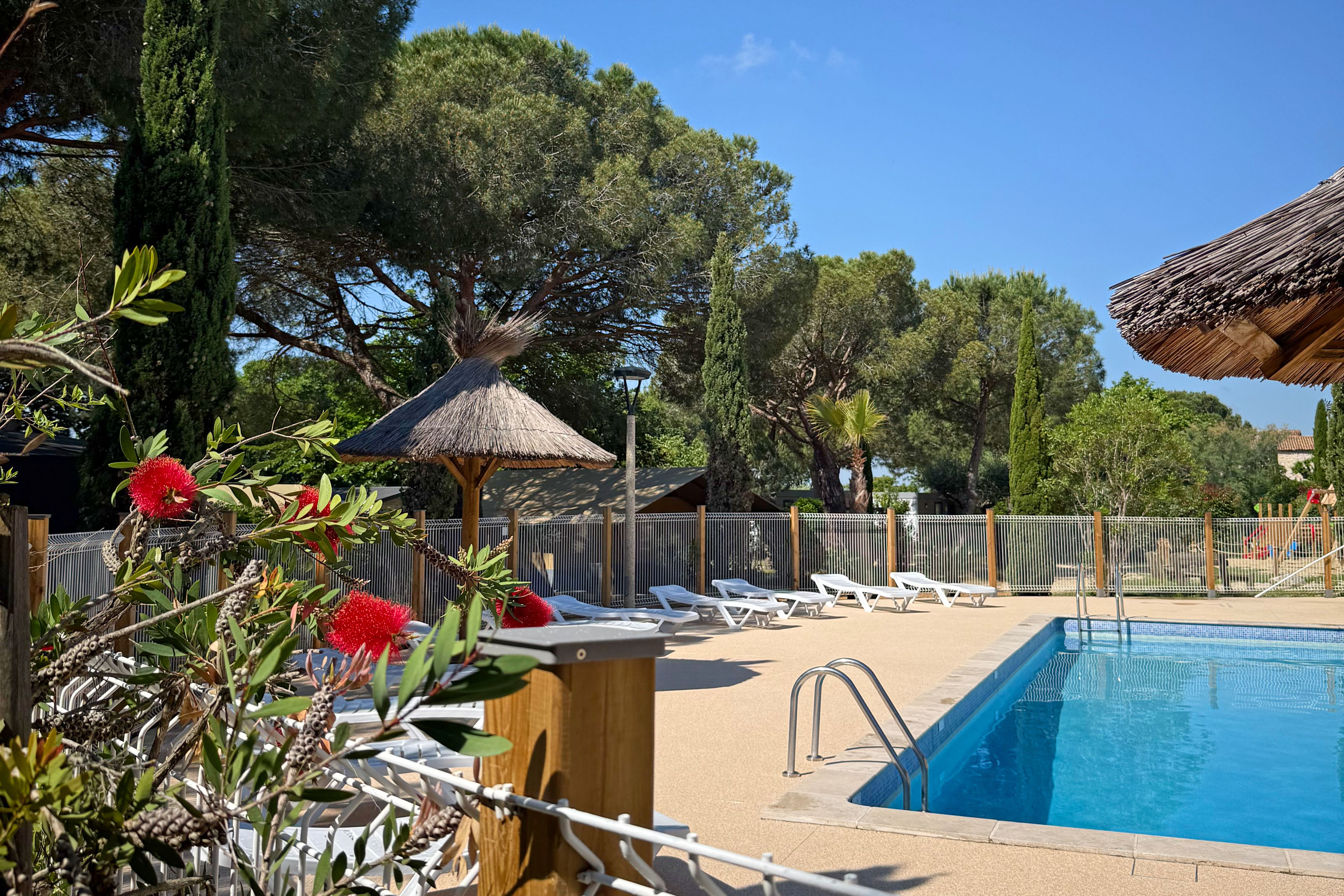 Flower Camping Le Mas de Mourgues, Campsite in Vauvert, Gard