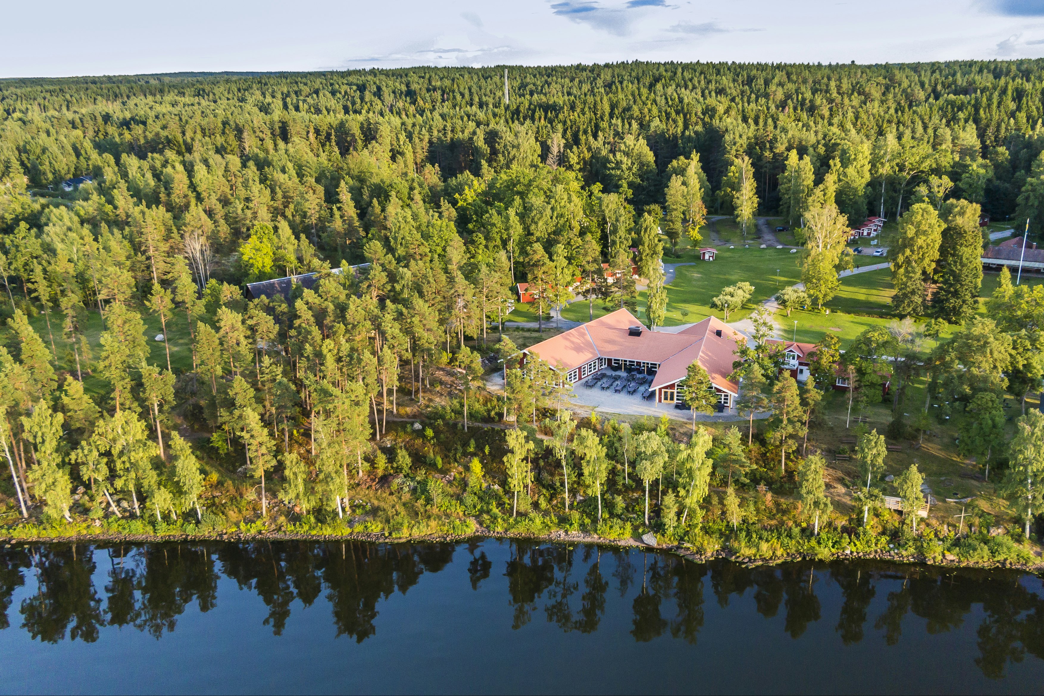 Hjälmargården & Läppecamping